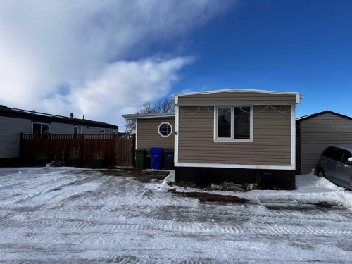 8-5103 61 Avenue, Olds, AB 