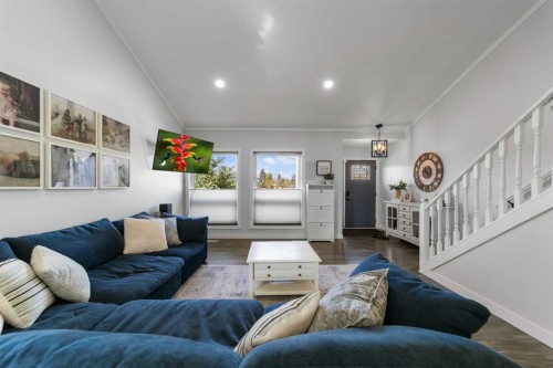 5409 48 Avenue, Killam, AB - Indoor Photo Showing Living Room