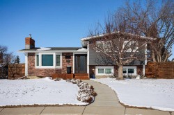 4505 66 Street Close Camrose, AB T4V 2T1