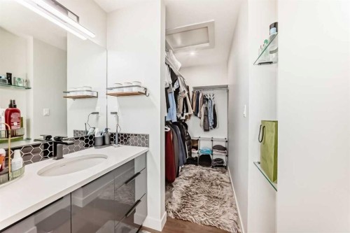 153 Emerald Drive, Red Deer, AB - Indoor Photo Showing Bathroom