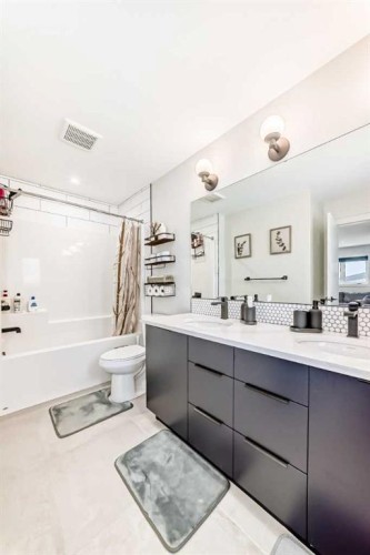 153 Emerald Drive, Red Deer, AB - Indoor Photo Showing Bathroom