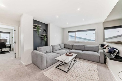 153 Emerald Drive, Red Deer, AB - Indoor Photo Showing Living Room