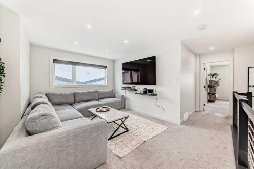 153 Emerald Drive, Red Deer, AB - Indoor Photo Showing Living Room