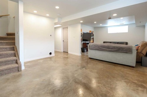 98 Pine Crescent, Blackfalds, AB - Indoor Photo Showing Basement