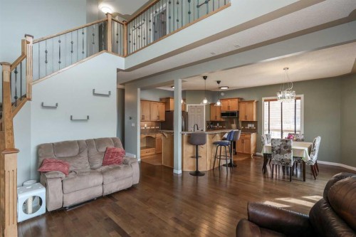 98 Pine Crescent, Blackfalds, AB - Indoor Photo Showing Living Room