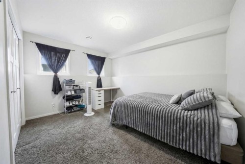 14 Thomas Place, Red Deer, AB - Indoor Photo Showing Bedroom
