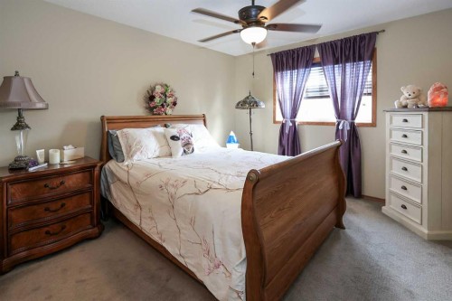 22D-32 Daines Avenue, Red Deer, AB - Indoor Photo Showing Bedroom