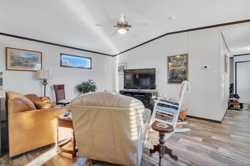 116 41310 Range, Rural Lacombe County, AB - Indoor Photo Showing Living Room