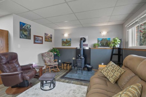 4708 55 Street, Killam, AB - Indoor Photo Showing Living Room