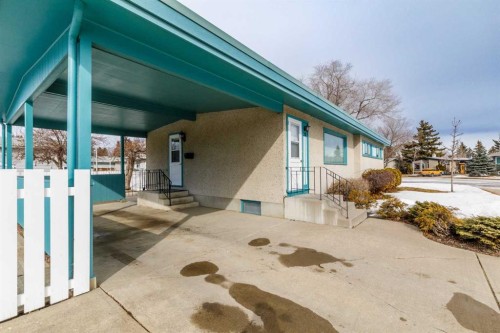 20 Macleod Close, Red Deer, AB - Outdoor