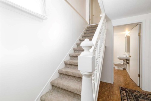 20 Macleod Close, Red Deer, AB - Indoor Photo Showing Other Room