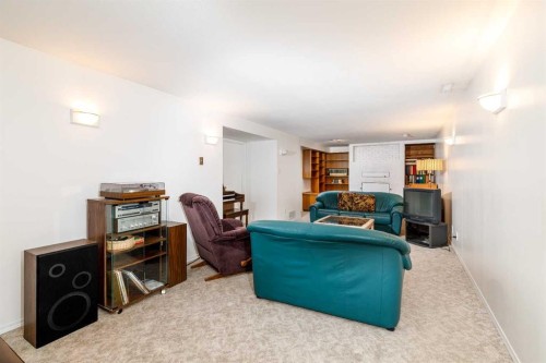 20 Macleod Close, Red Deer, AB - Indoor