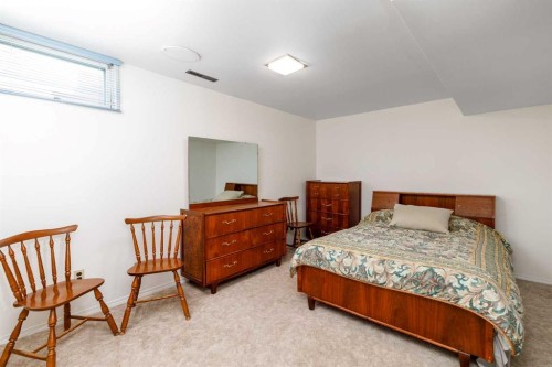 20 Macleod Close, Red Deer, AB - Indoor Photo Showing Bedroom