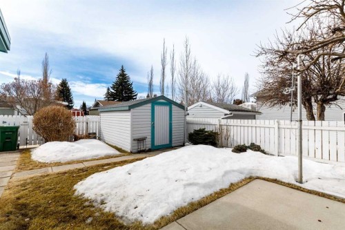 20 Macleod Close, Red Deer, AB - Outdoor