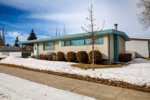 20 Macleod Close, Red Deer, AB - Outdoor