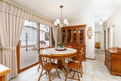 20 Macleod Close, Red Deer, AB - Indoor Photo Showing Dining Room