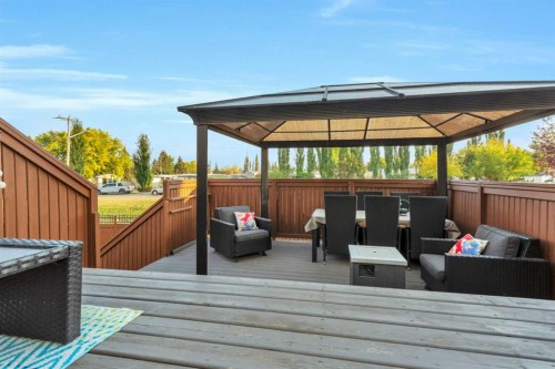 5 Heritage Drive, Penhold, AB - Outdoor With Deck Patio Veranda With Exterior