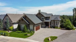 51 Bannerman Close  Red Deer, AB T4G 1Y4