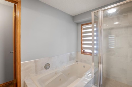 87 Denison Crescent, Red Deer, AB - Indoor Photo Showing Bathroom