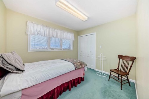 5205 55St., Rimbey, AB - Indoor Photo Showing Bedroom
