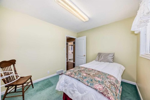 5205 55St., Rimbey, AB - Indoor Photo Showing Bedroom