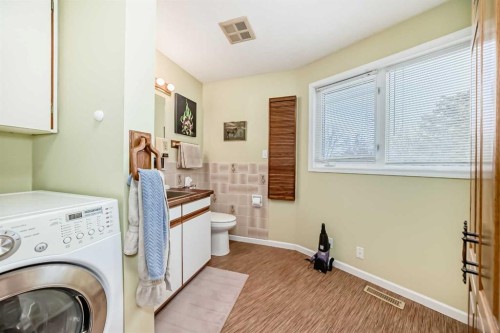 5205 55St., Rimbey, AB - Indoor Photo Showing Laundry Room