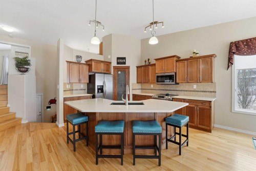 122 Sutherland Close, Red Deer, AB - Indoor Photo Showing Kitchen With Double Sink With Upgraded Kitchen