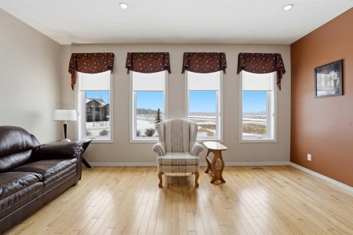 122 Sutherland Close, Red Deer, AB - Indoor Photo Showing Living Room