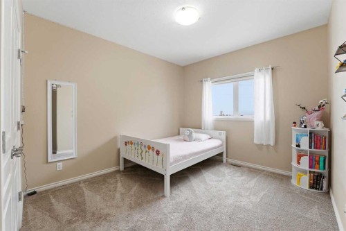 122 Sutherland Close, Red Deer, AB - Indoor Photo Showing Bedroom