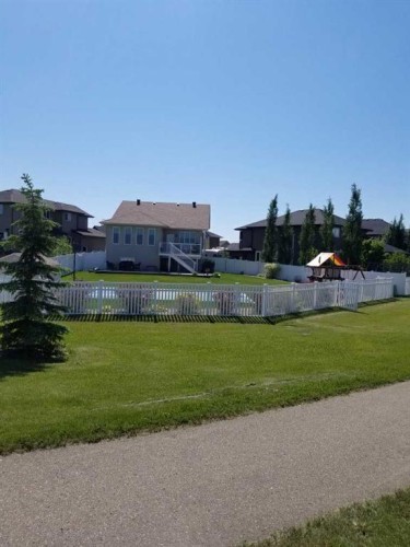 122 Sutherland Close, Red Deer, AB - Outdoor