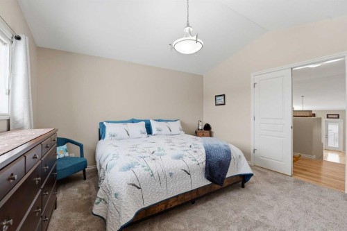122 Sutherland Close, Red Deer, AB - Indoor Photo Showing Bedroom