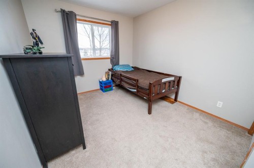 75 Doherty Close, Red Deer, AB - Indoor Photo Showing Other Room