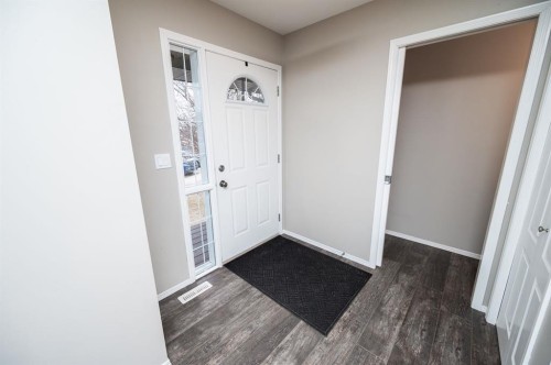 75 Doherty Close, Red Deer, AB - Indoor Photo Showing Other Room