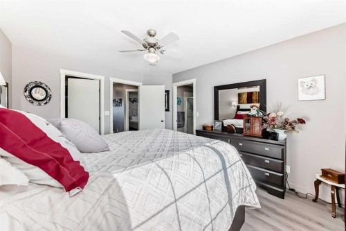 232 Deschner Close, Red Deer, AB - Indoor Photo Showing Bedroom