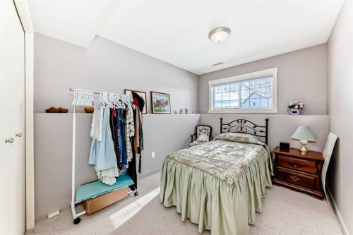 232 Deschner Close, Red Deer, AB - Indoor Photo Showing Bedroom