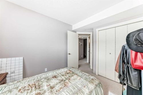 232 Deschner Close, Red Deer, AB - Indoor Photo Showing Bedroom