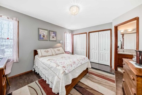 35 Dentoom Close, Red Deer, AB - Indoor Photo Showing Bedroom