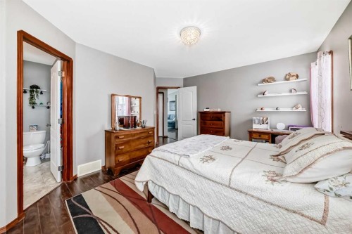 35 Dentoom Close, Red Deer, AB - Indoor Photo Showing Bedroom