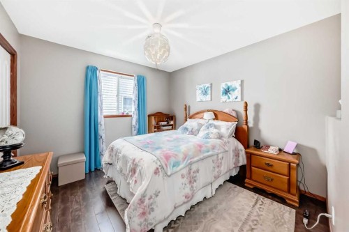 35 Dentoom Close, Red Deer, AB - Indoor Photo Showing Bedroom