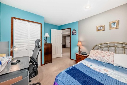 35 Dentoom Close, Red Deer, AB - Indoor Photo Showing Bedroom