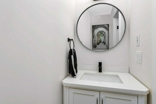 26 Athens Place, Blackfalds, AB - Indoor Photo Showing Laundry Room