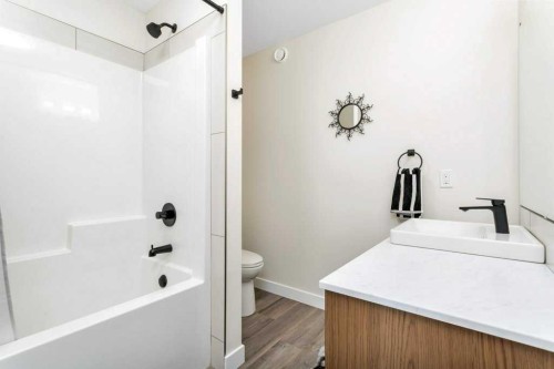26 Athens Place, Blackfalds, AB - Indoor Photo Showing Bathroom