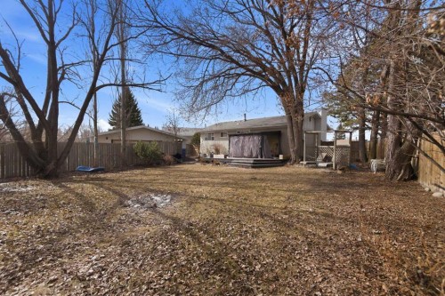 13 Ockley Close, Red Deer, AB - Outdoor