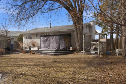 13 Ockley Close, Red Deer, AB - Outdoor