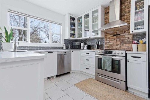 13 Ockley Close, Red Deer, AB - Indoor Photo Showing Kitchen