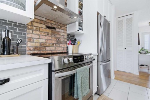 13 Ockley Close, Red Deer, AB - Indoor Photo Showing Kitchen