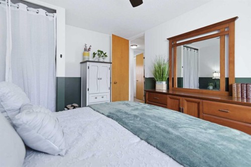 13 Ockley Close, Red Deer, AB - Indoor Photo Showing Bedroom