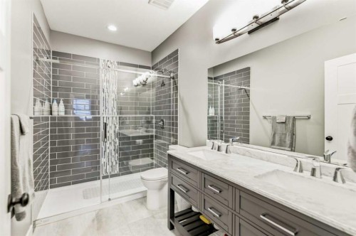 35 Bowman Circle, Sylvan Lake, AB - Indoor Photo Showing Bathroom
