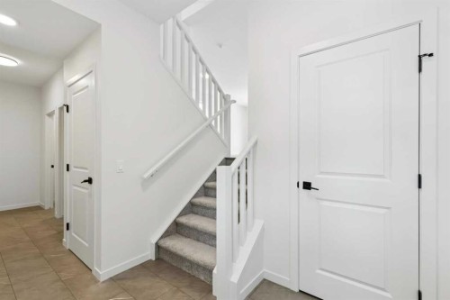 823 Bayview Terrace Sw, Airdrie, AB - Indoor Photo Showing Other Room