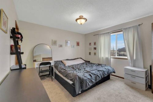 155 Inglewood Drive, Red Deer, AB - Indoor Photo Showing Bedroom